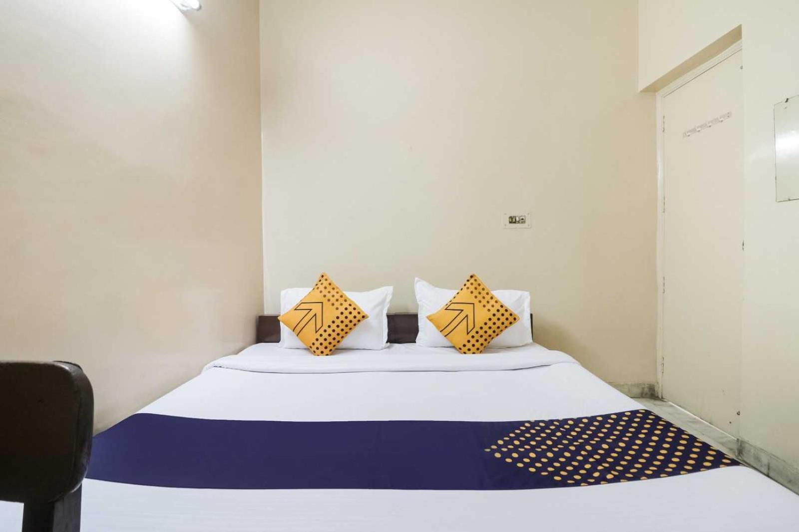 Hotel O Chandu Inn Ню Делхи Екстериор снимка