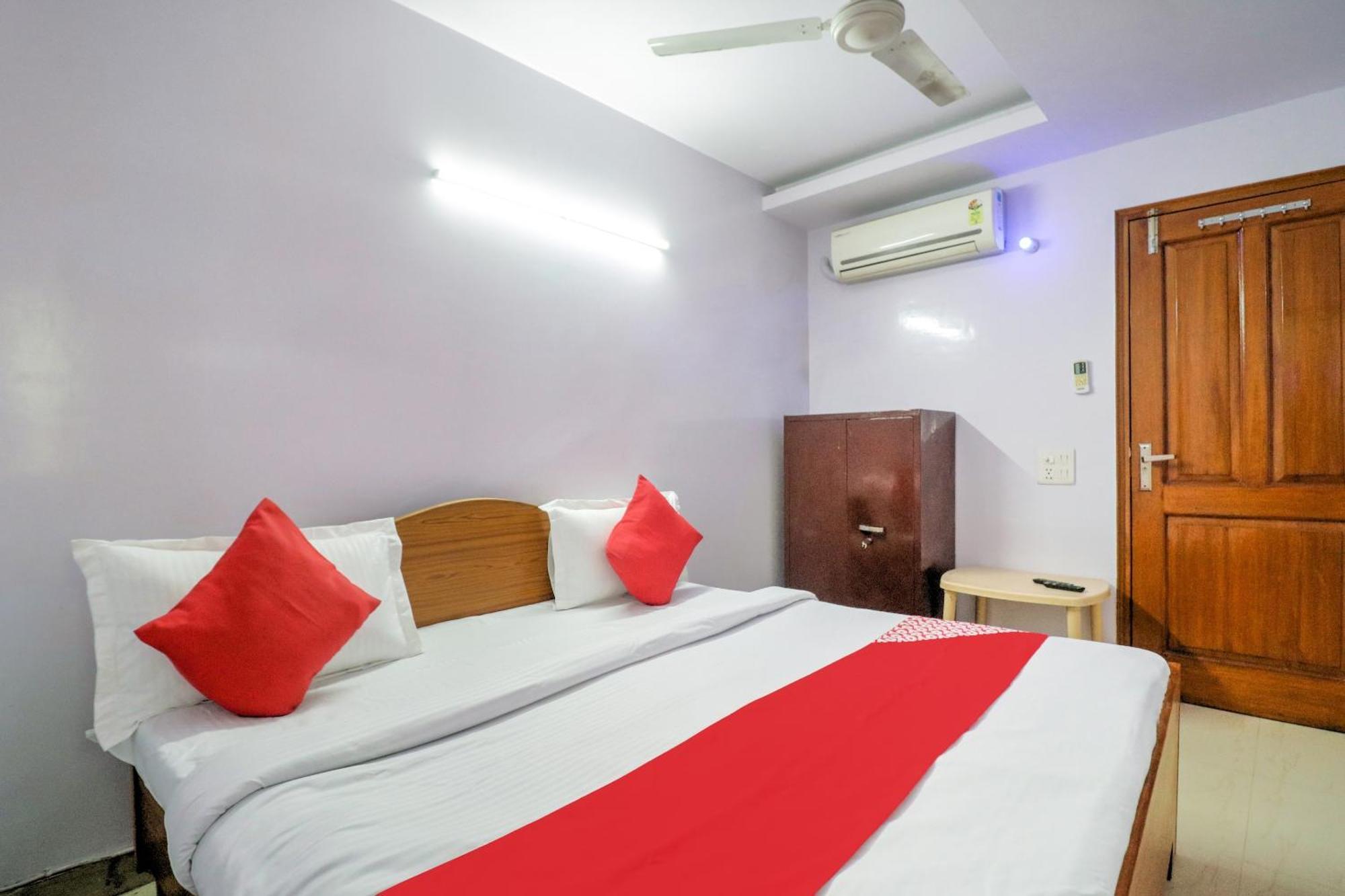 Hotel O Chandu Inn Ню Делхи Екстериор снимка