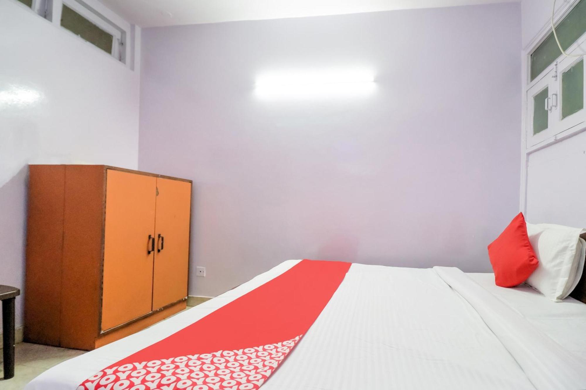 Hotel O Chandu Inn Ню Делхи Екстериор снимка